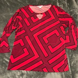 Liz Claiborne Women’s Size L Dressy Casual Knit Blouse Red Geometric w/ Gold Acc